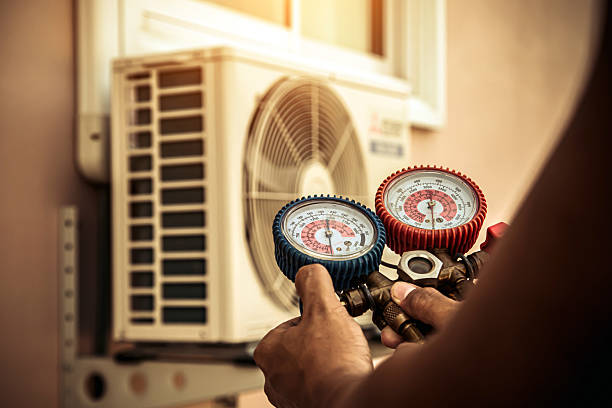 Professional Hvac Installation technician working in Gilbert, IA